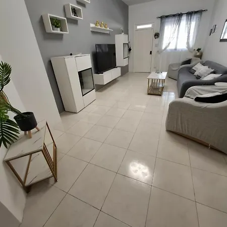 Family Maisonette In St. Paul's Bay