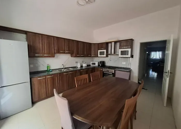 Family Maisonette In